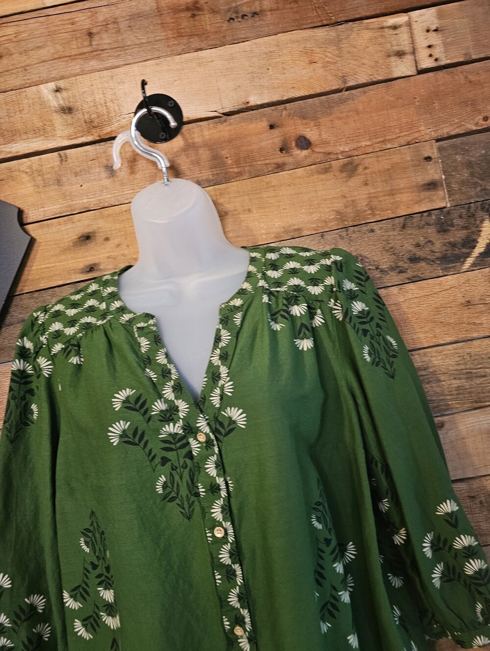 Knox Rose Women's 3/4 Sleeve Green Floral Embroidered Top Size M - Picture 4 of 13